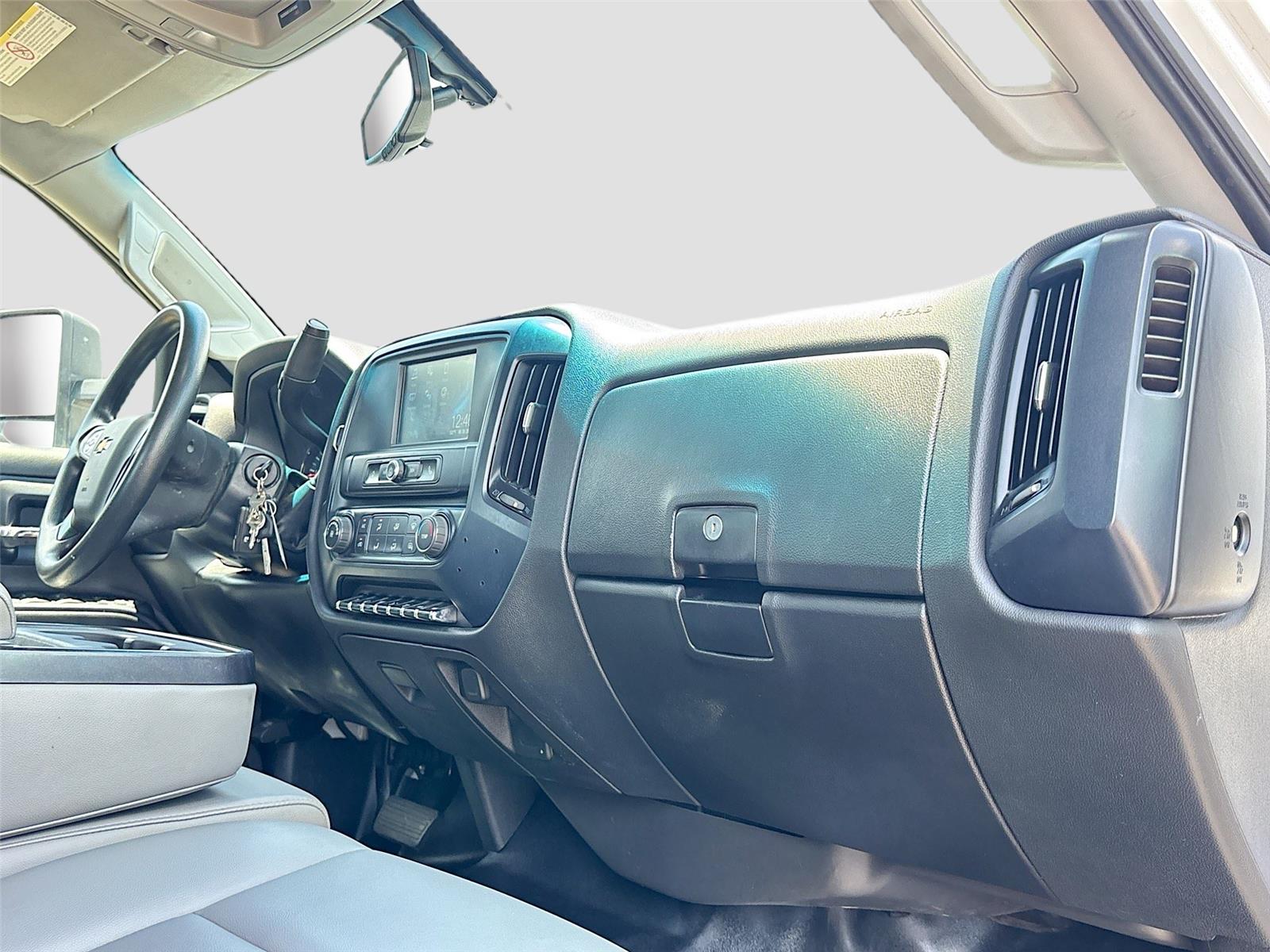 2022 Chevrolet Silverado 5500HD Work Truck