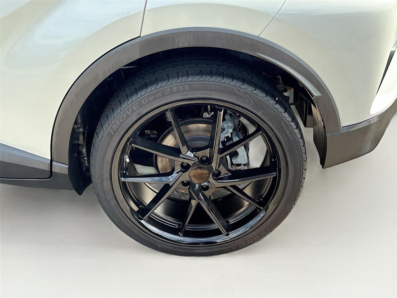 2018 TOYOTA C-HR XLE/XLE PR
