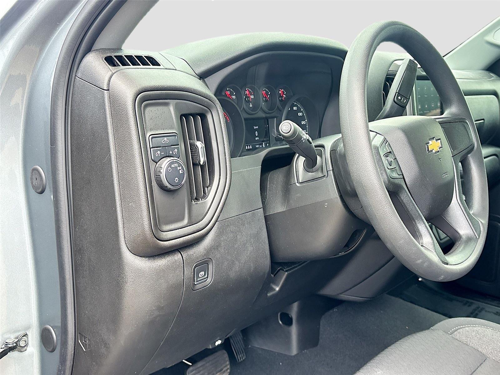 2025 Chevrolet Silverado 1500 Custom