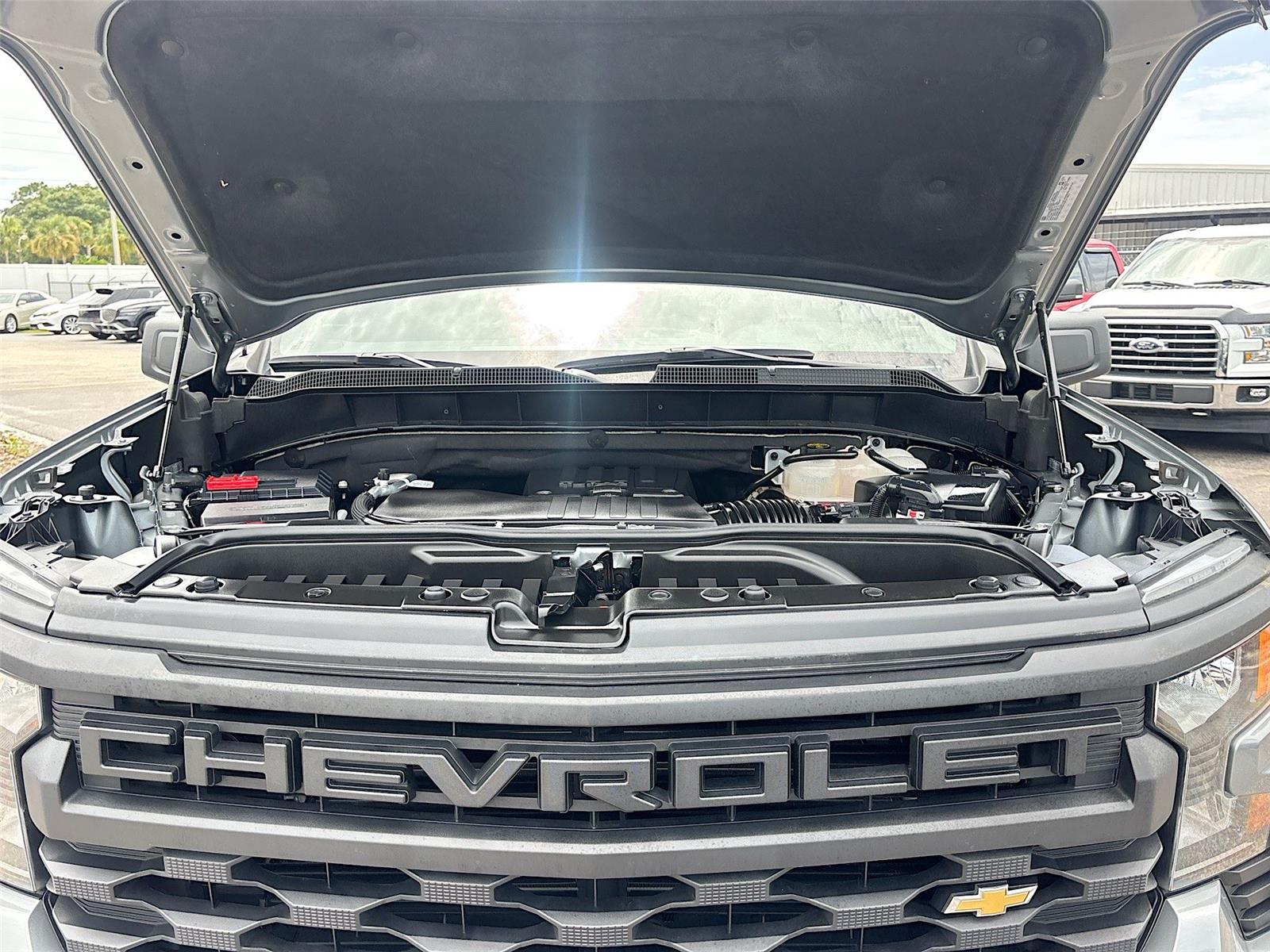 2025 Chevrolet Silverado 1500 Custom
