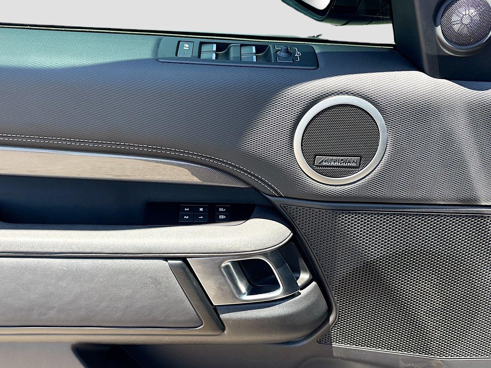 2023 Land Rover Discovery Metropolitan Edition