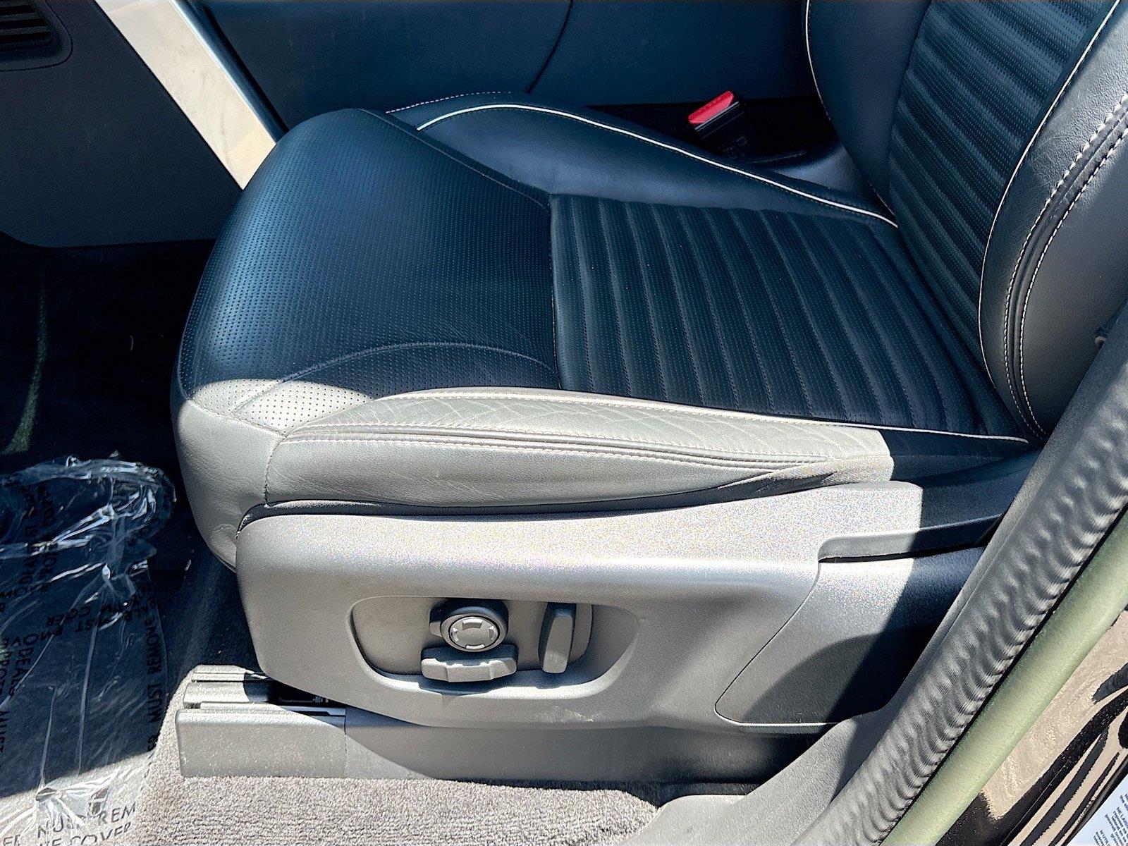 2023 Land Rover Discovery Metropolitan Edition