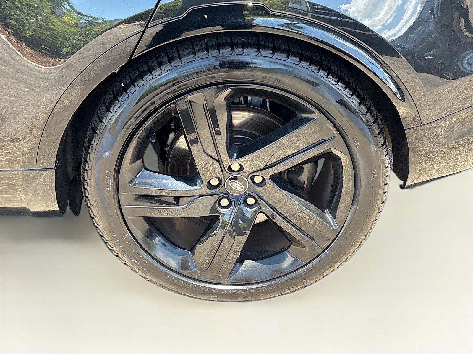 2023 Land Rover Discovery Metropolitan Edition