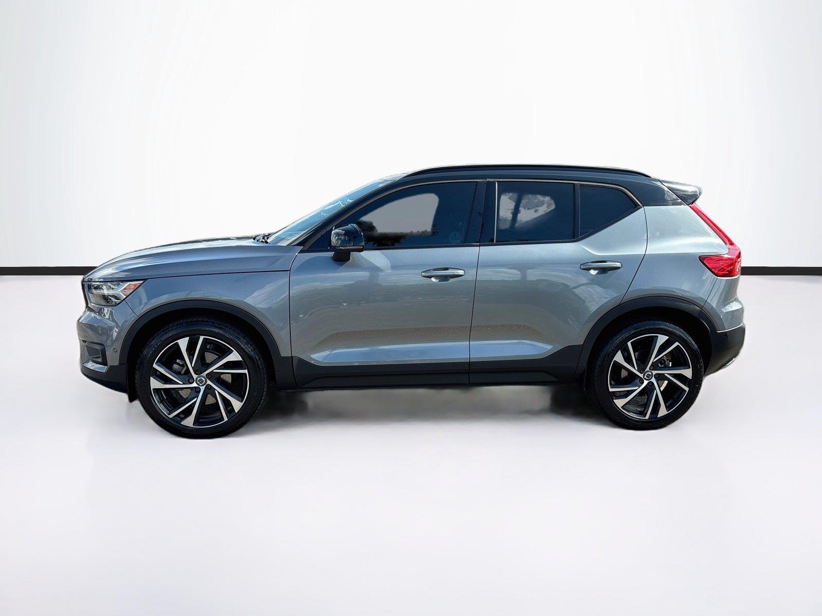 2019 VOLVO XC40 T4 R-DESIG