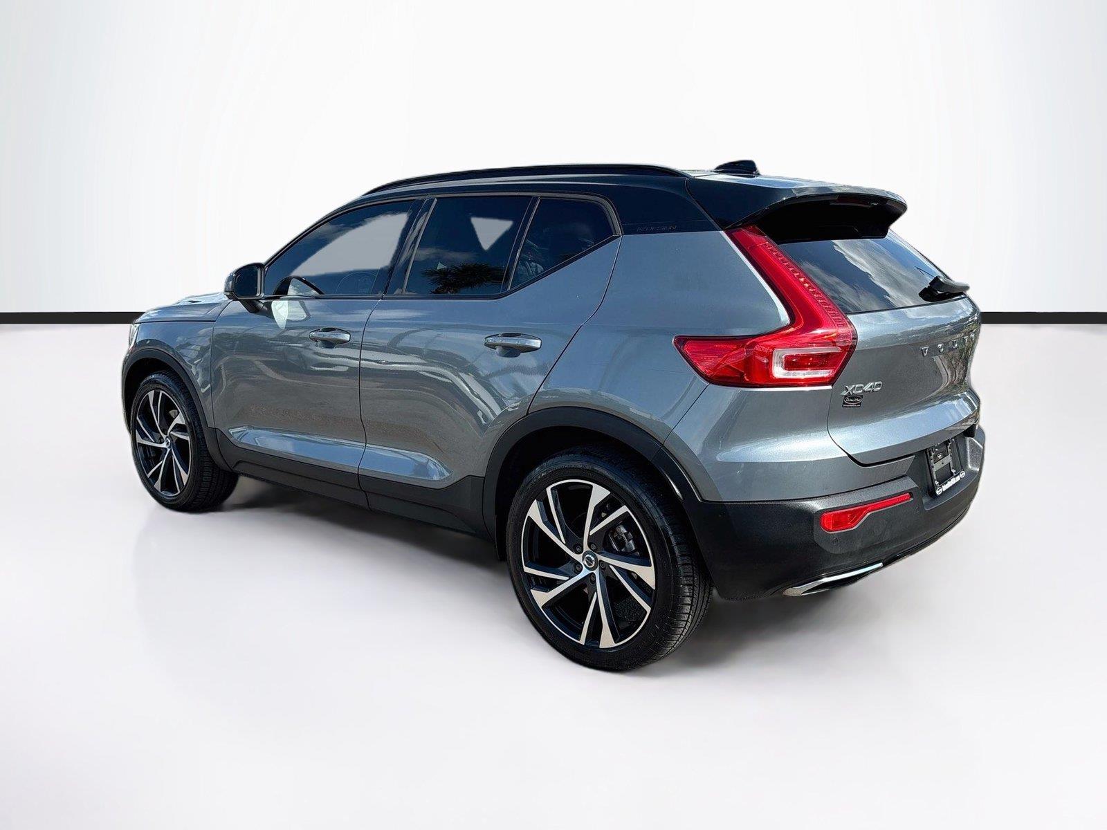 2019 VOLVO XC40 T4 R-DESIG