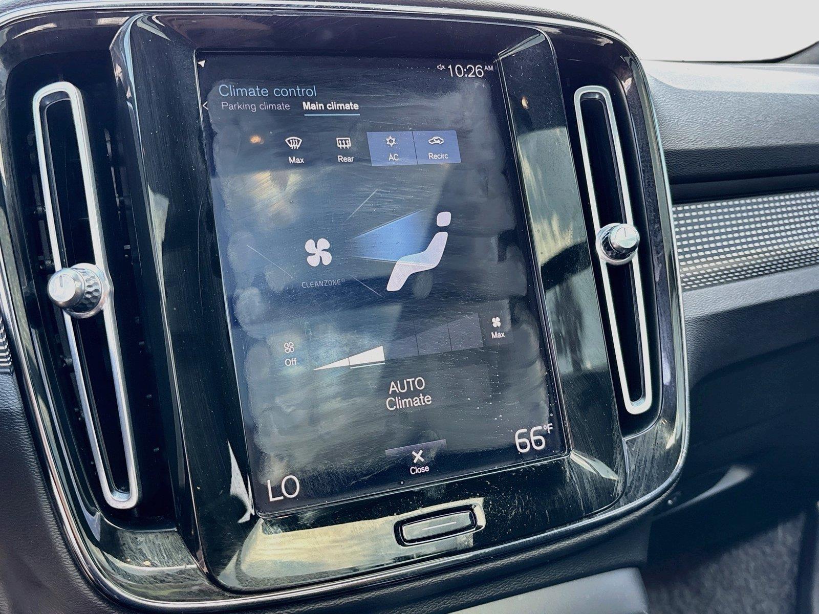 2019 VOLVO XC40 T4 R-DESIG