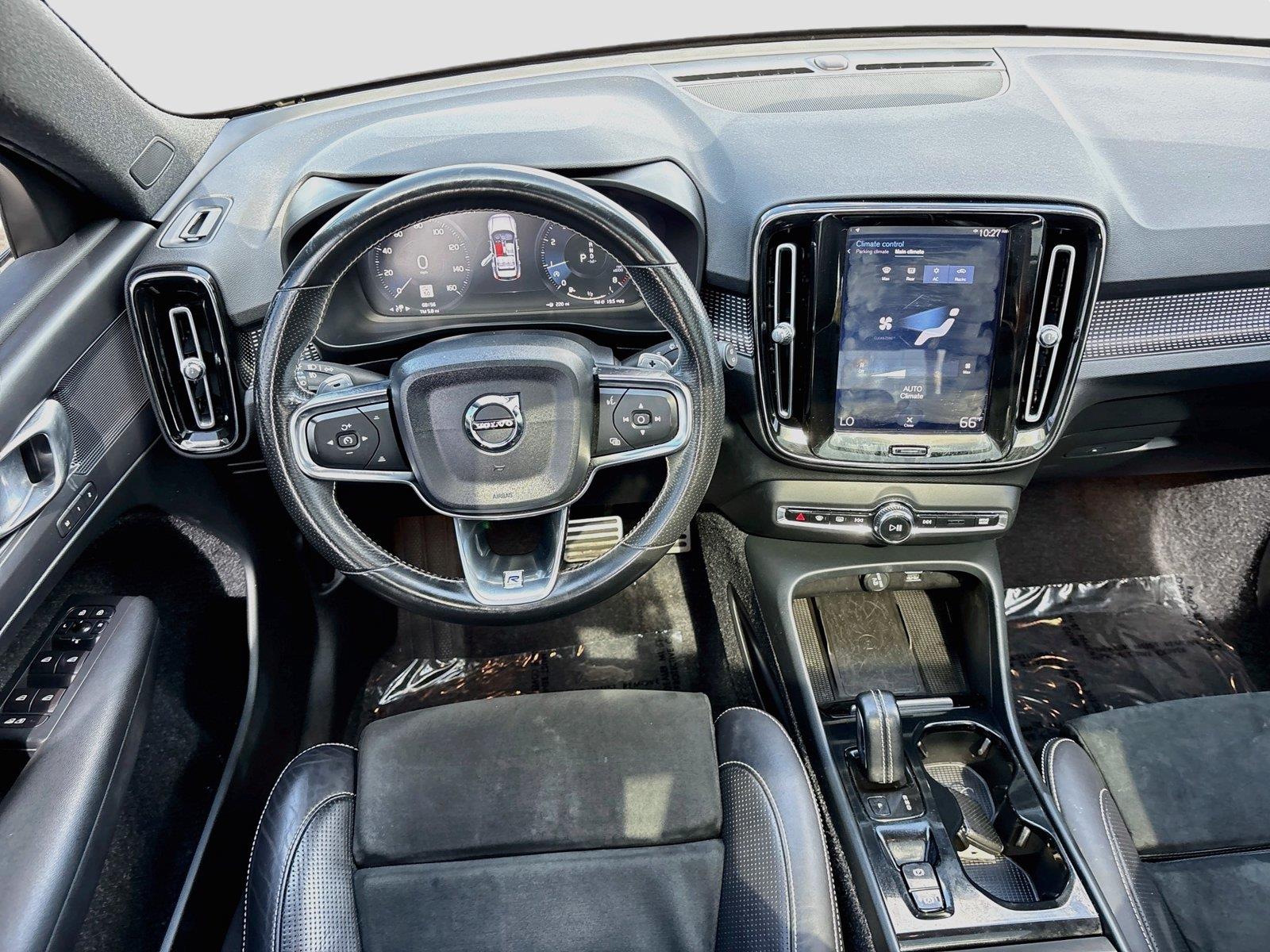 2019 VOLVO XC40 T4 R-DESIG