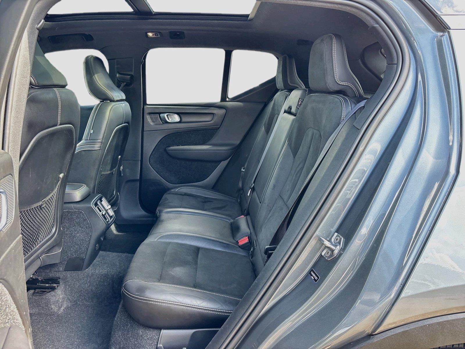 2019 VOLVO XC40 T4 R-DESIG