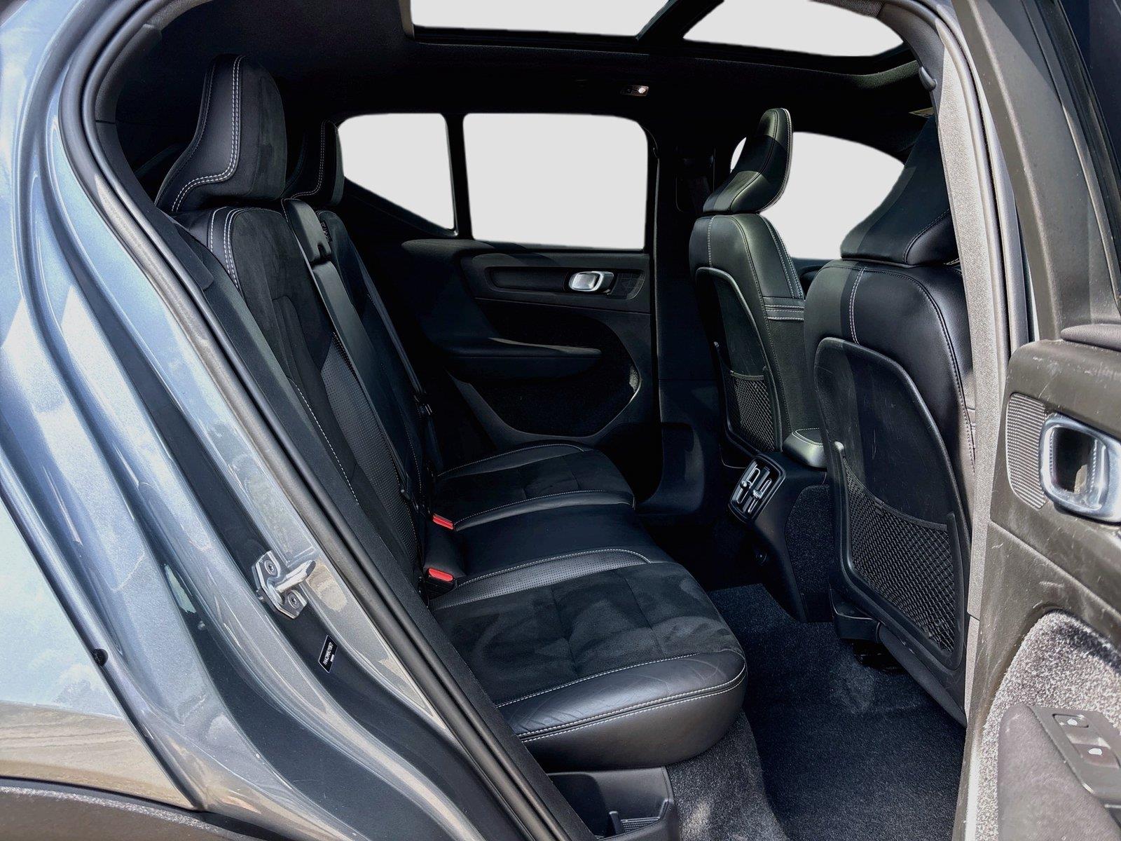 2019 VOLVO XC40 T4 R-DESIG
