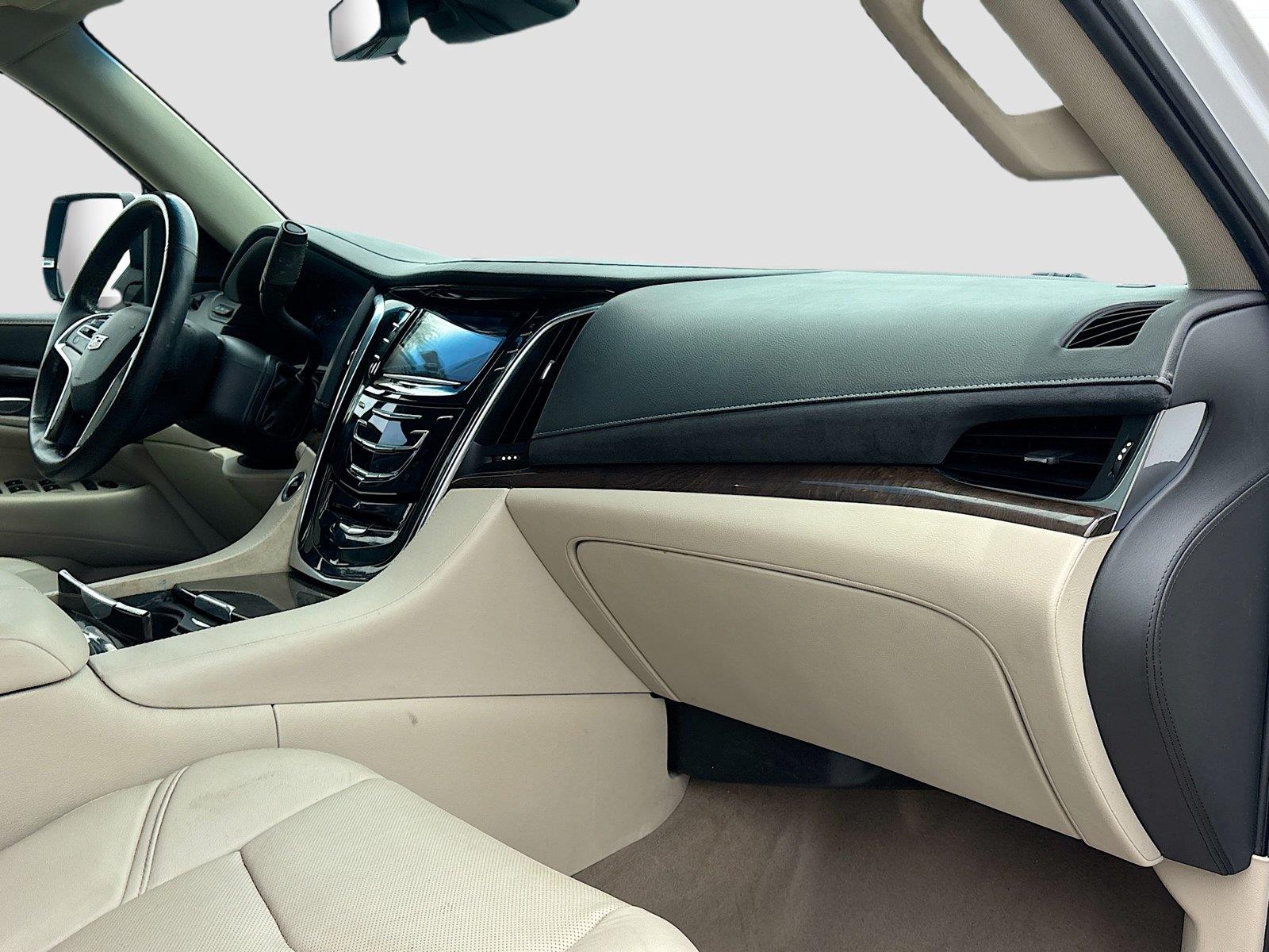 2018 Cadillac Escalade Luxury