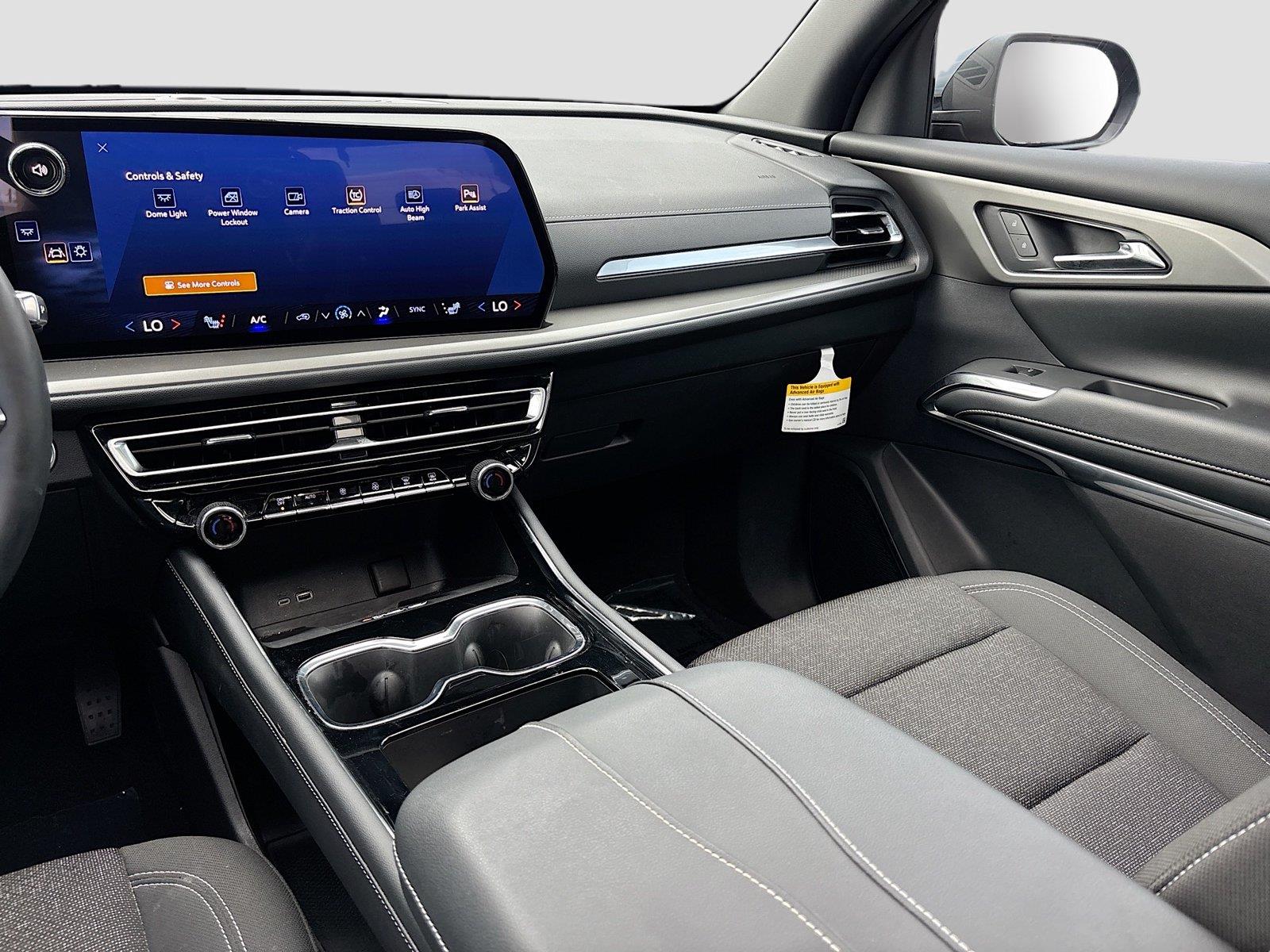 2025 Chevrolet Traverse FWD LT