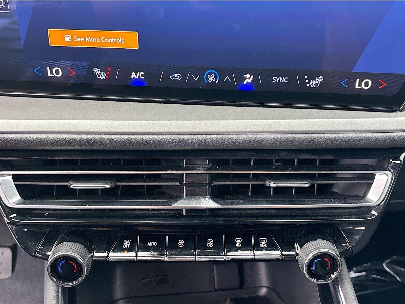 2025 Chevrolet Traverse FWD LT