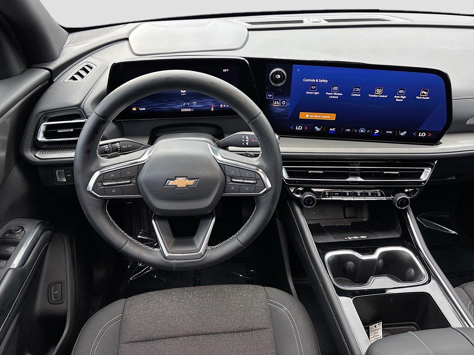 2025 Chevrolet Traverse FWD LT