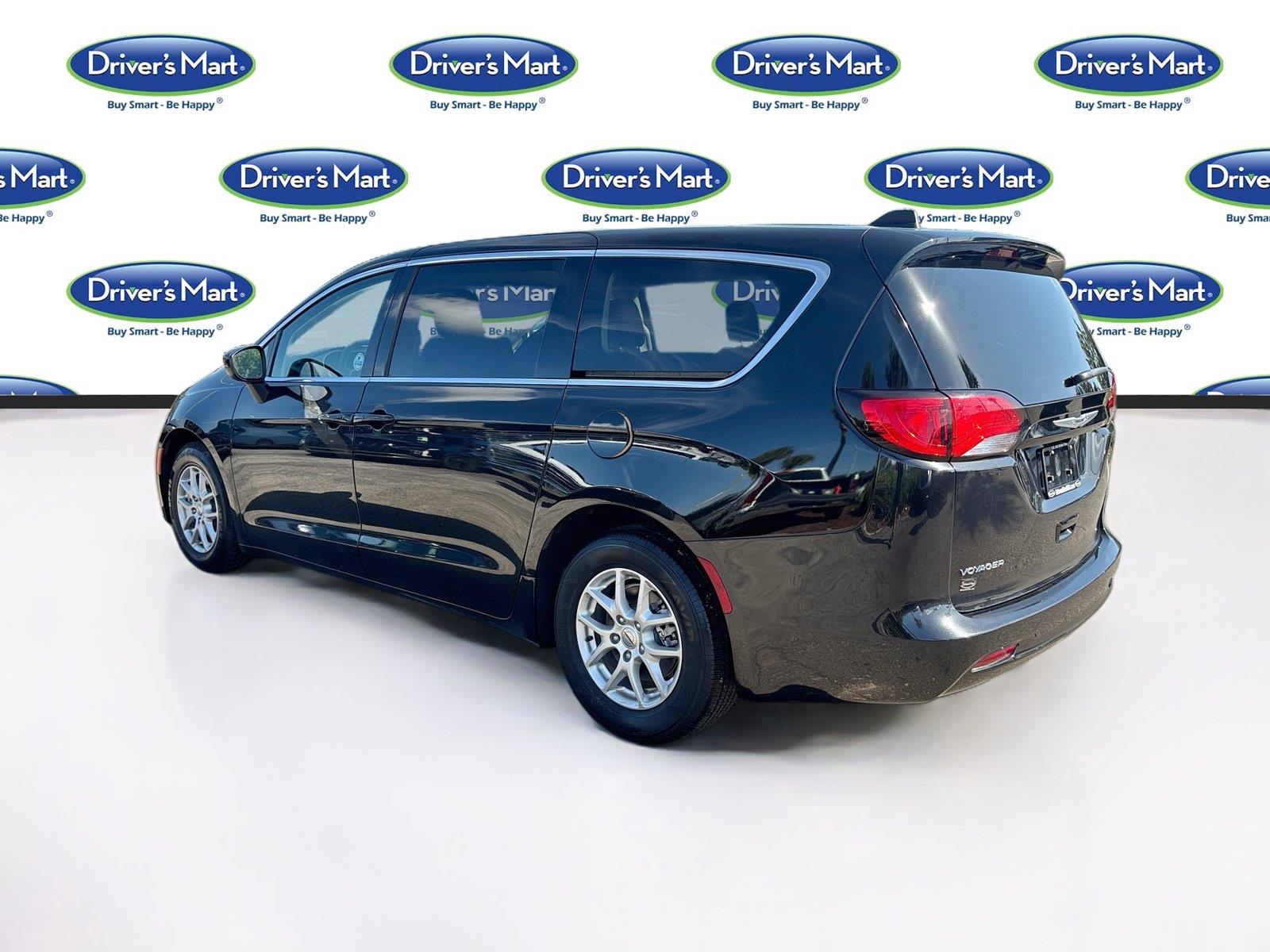 2023 Chrysler Voyager LX