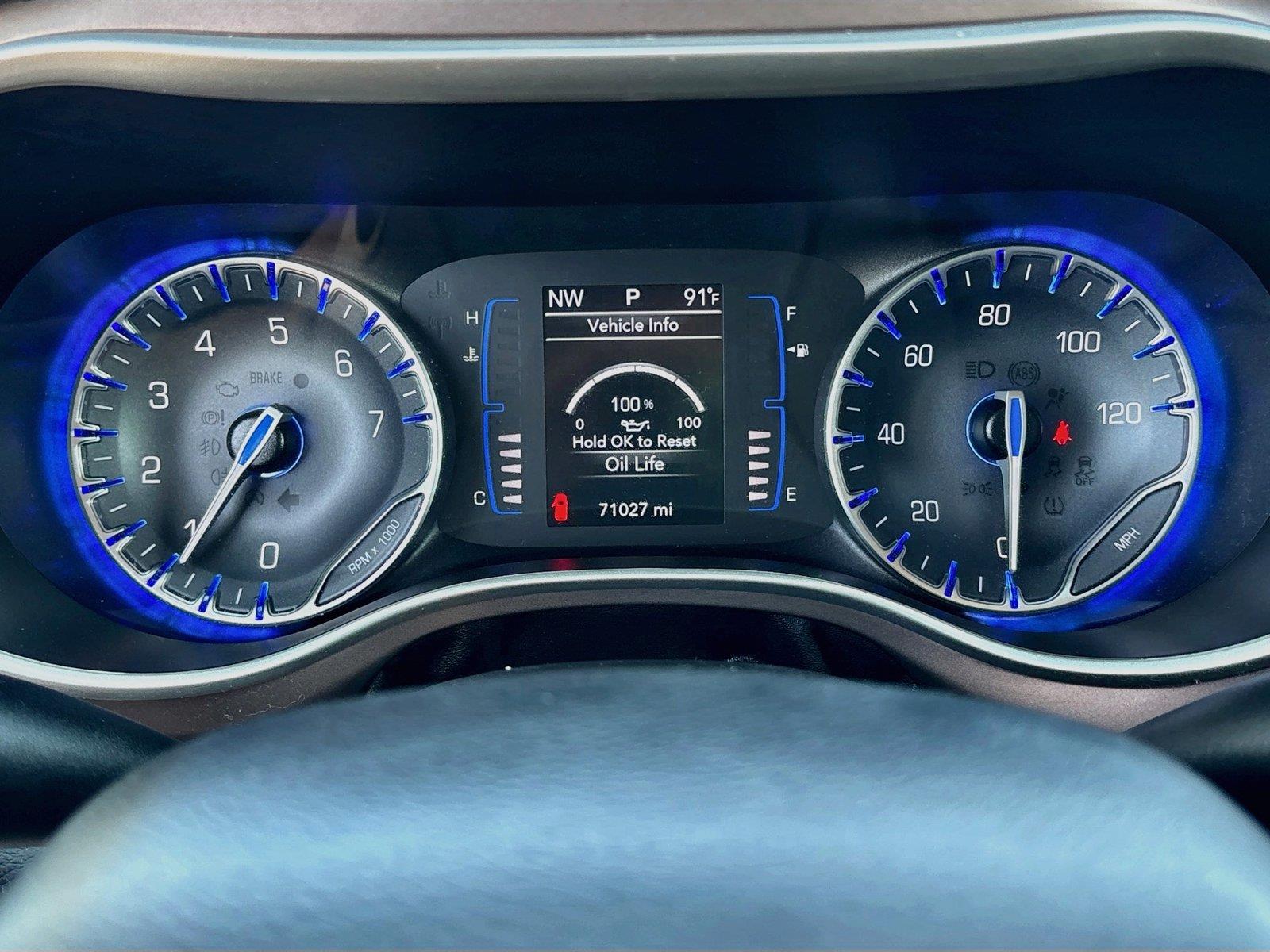 2023 Chrysler Voyager LX