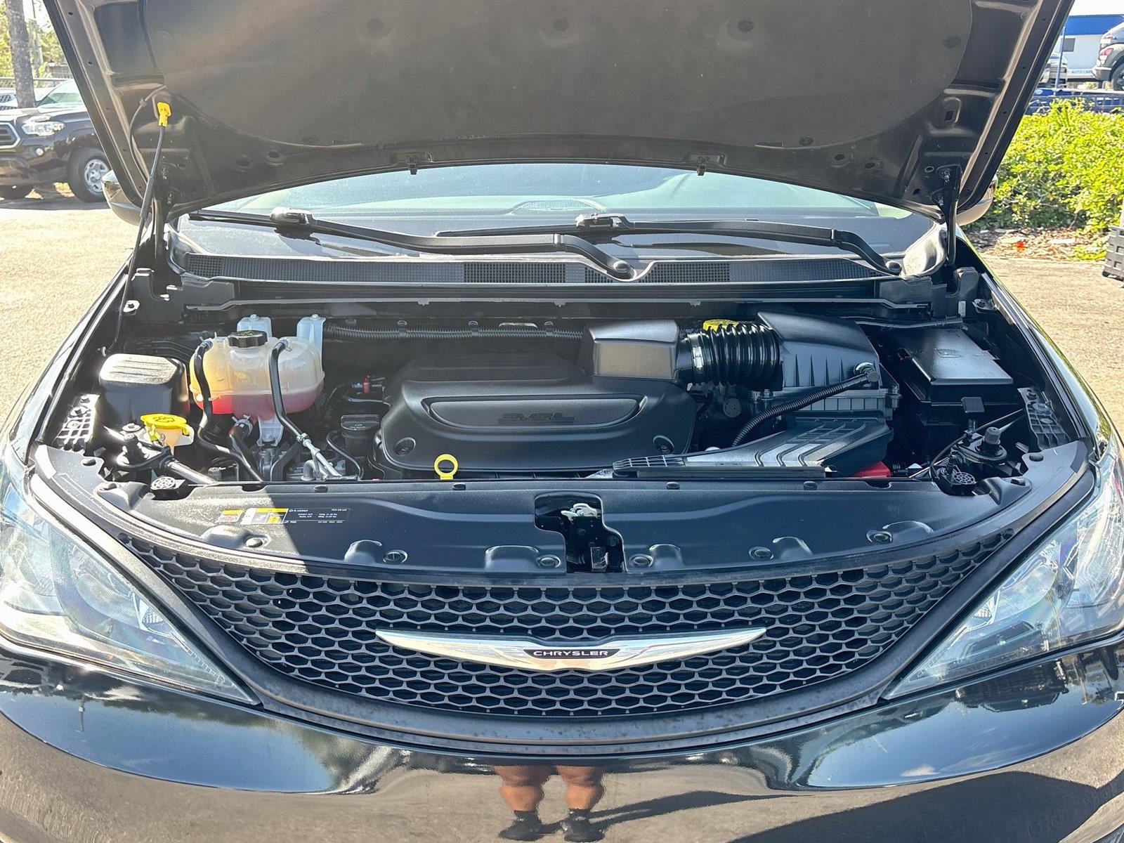 2023 Chrysler Voyager LX