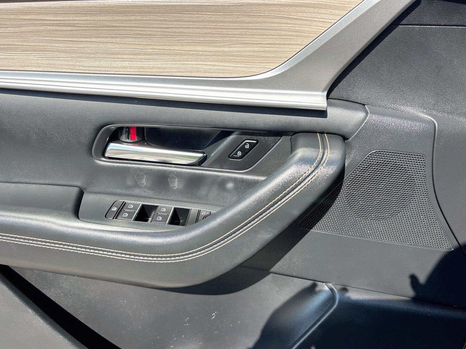 2025 Mazda CX-70 PHEV Premium Package