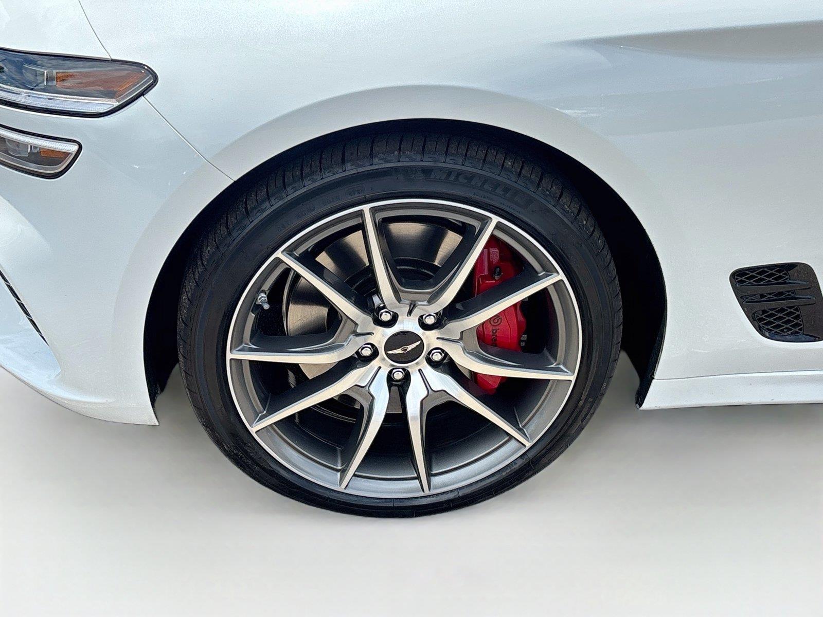2025 Genesis G70 2.5T