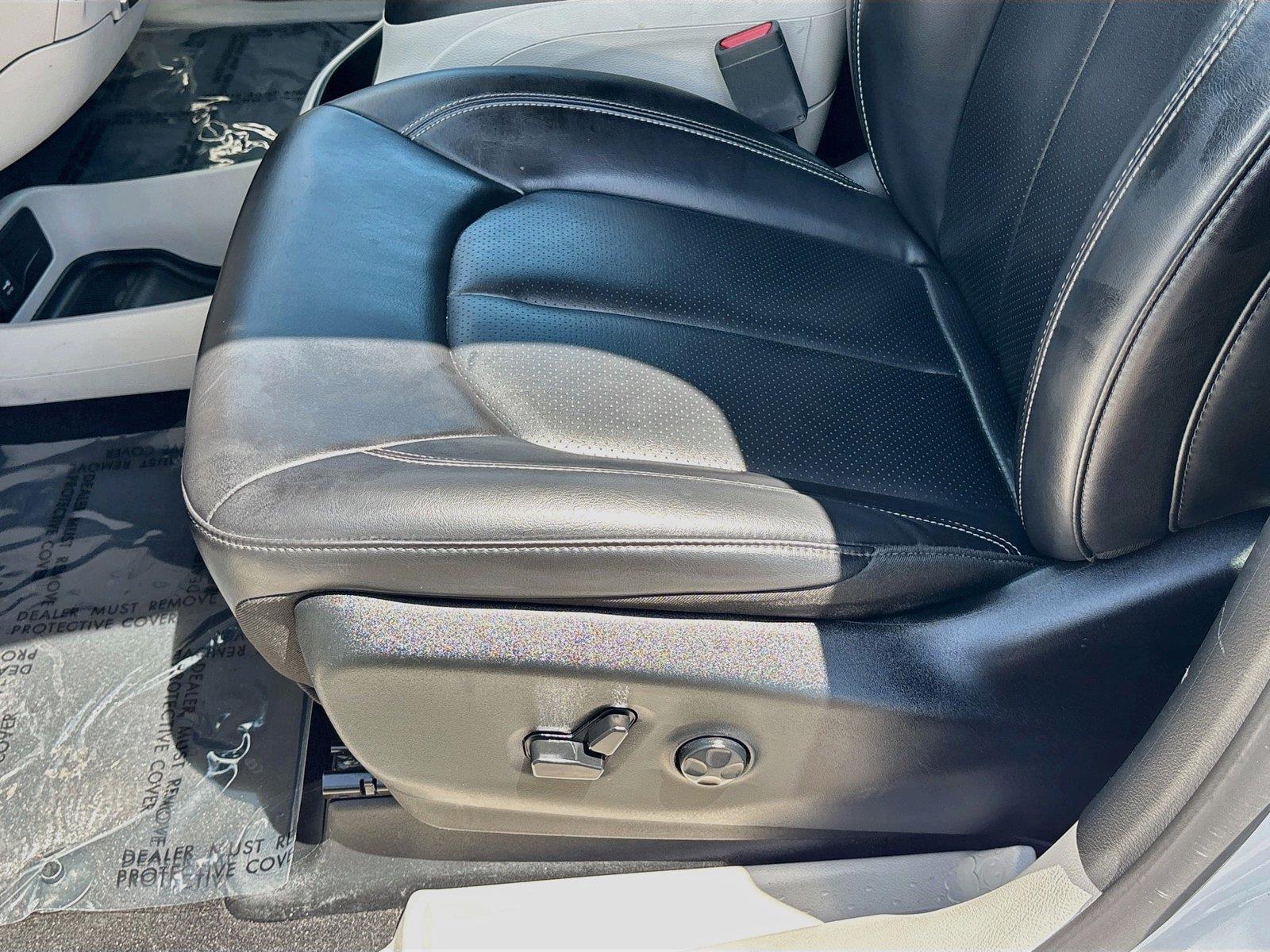 2023 CHRYSLER PACIFICA TOURIN