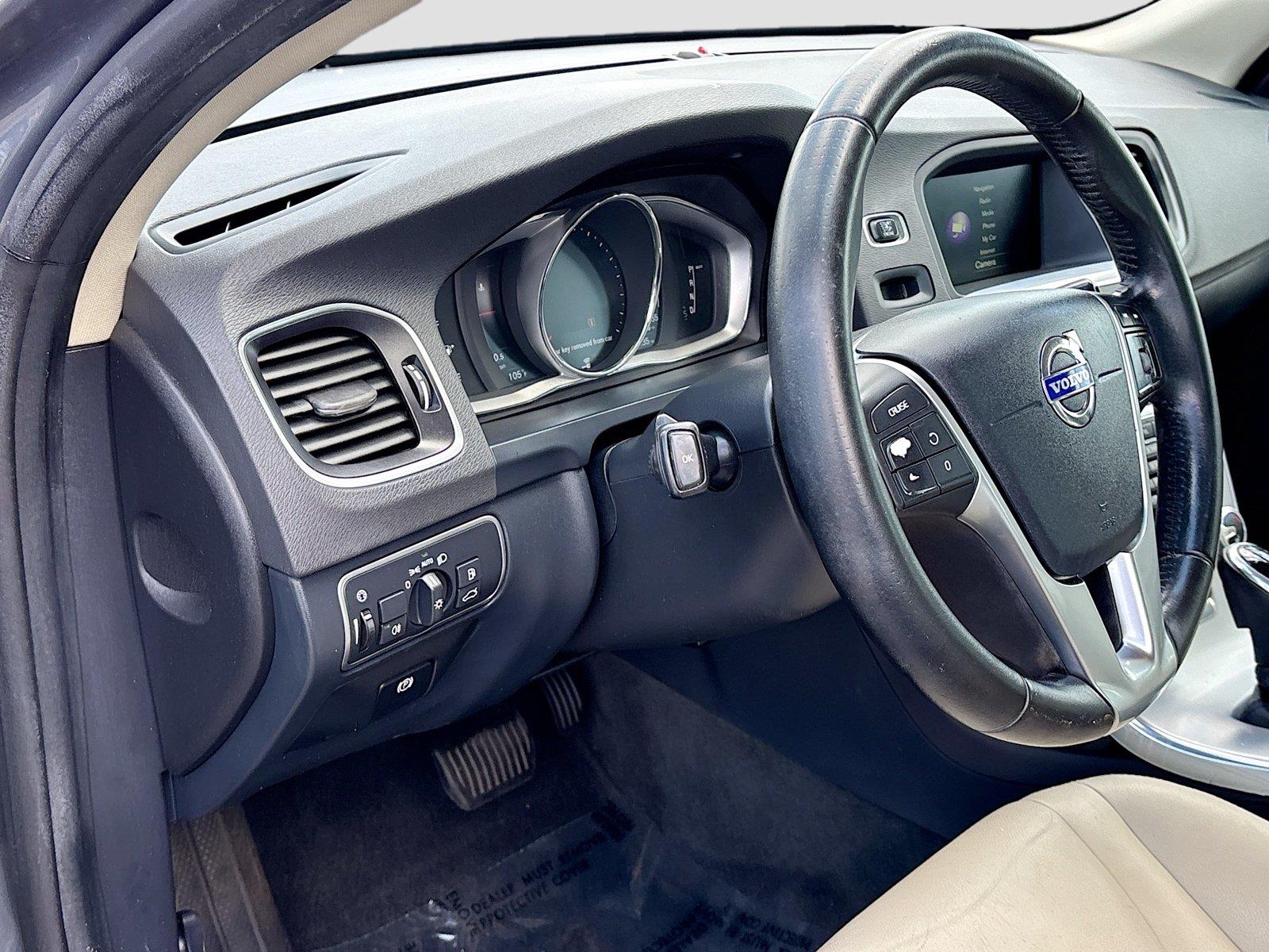 2017 VOLVO V60 T5 PREMIER