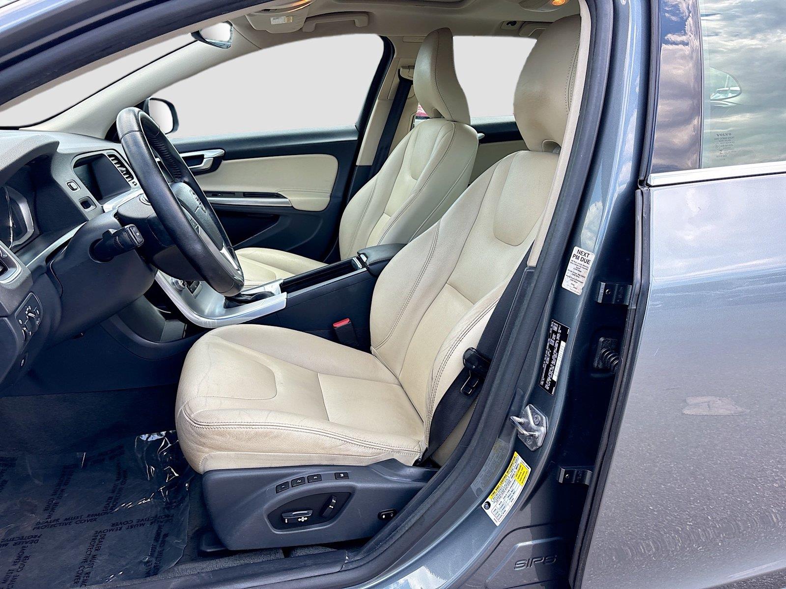2017 VOLVO V60 T5 PREMIER