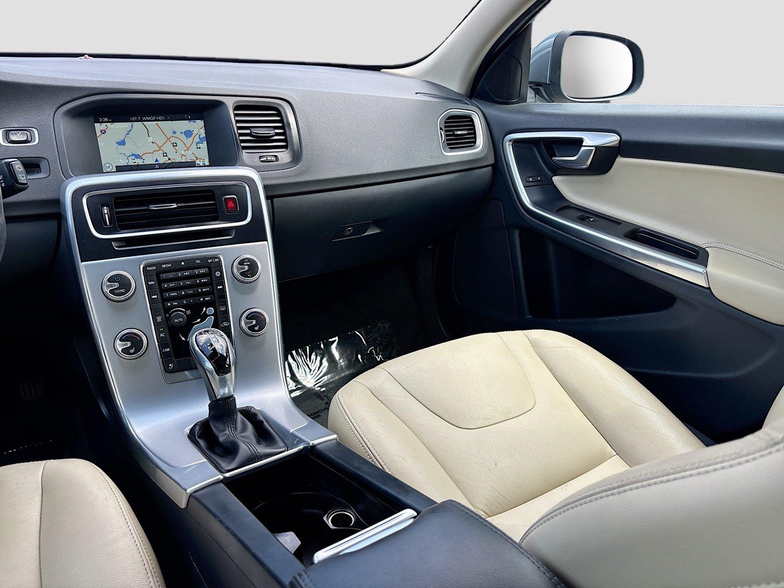 2017 VOLVO V60 T5 PREMIER