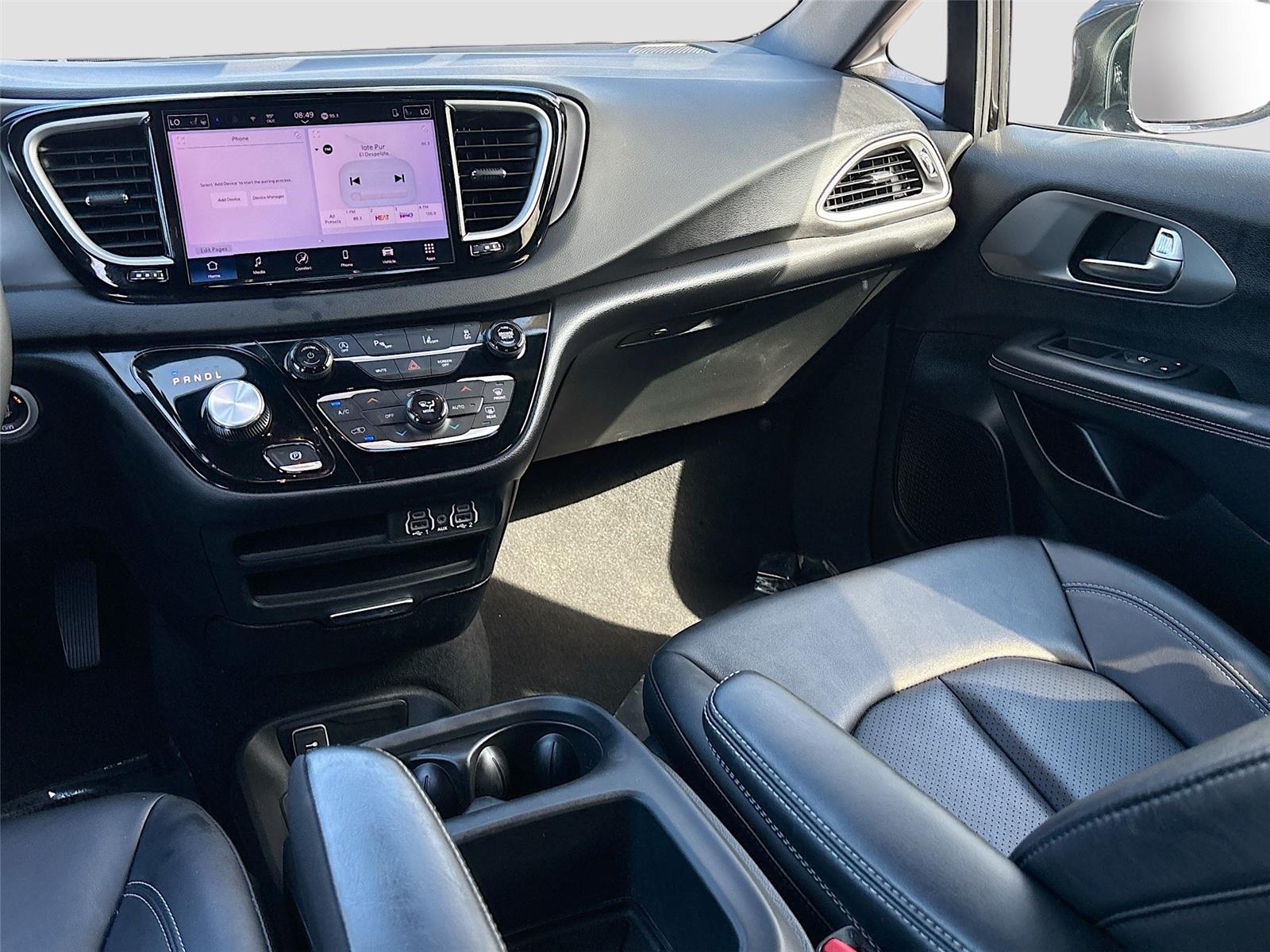 2025 Chrysler Pacifica Select
