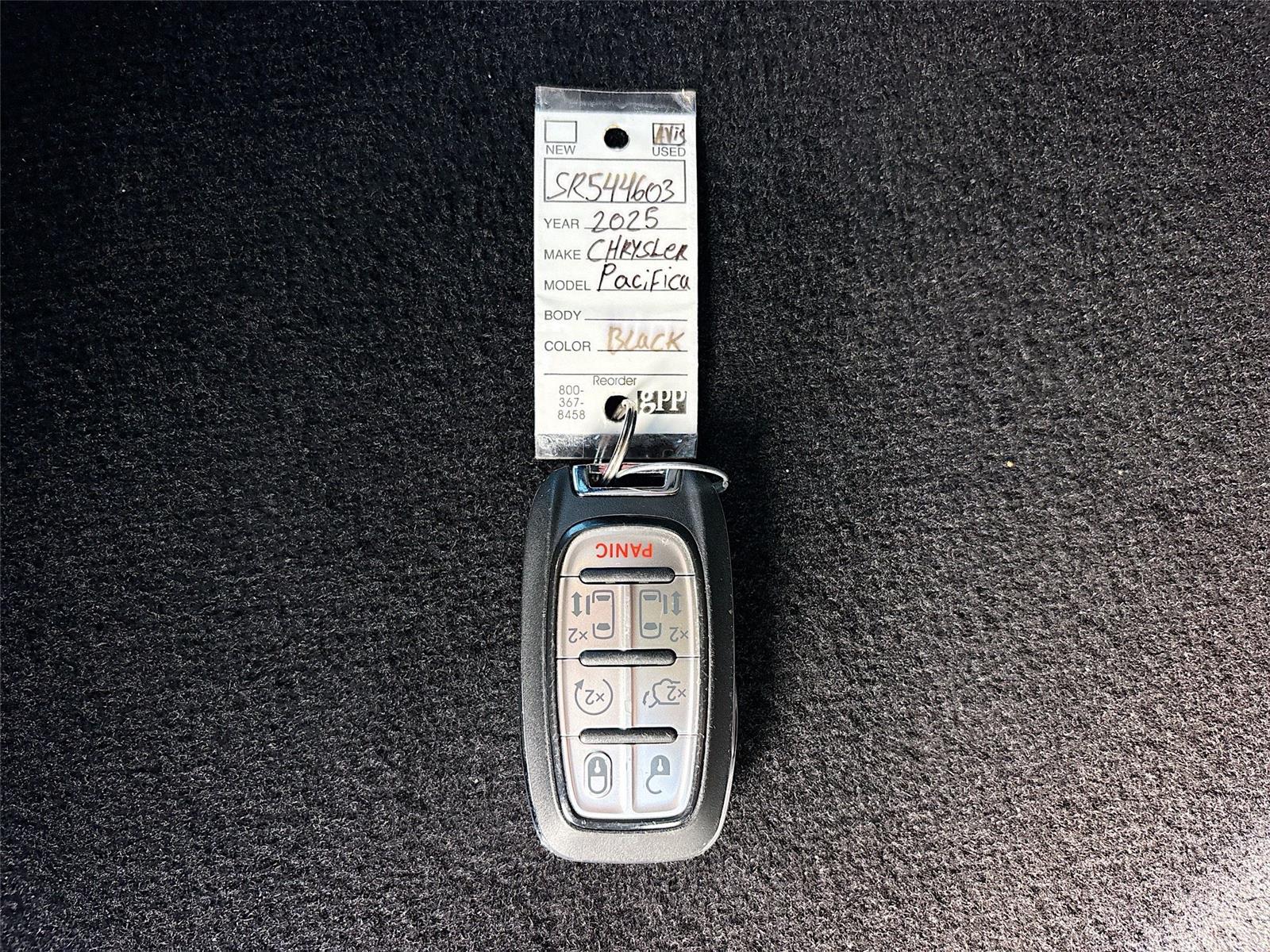 2025 Chrysler Pacifica Select