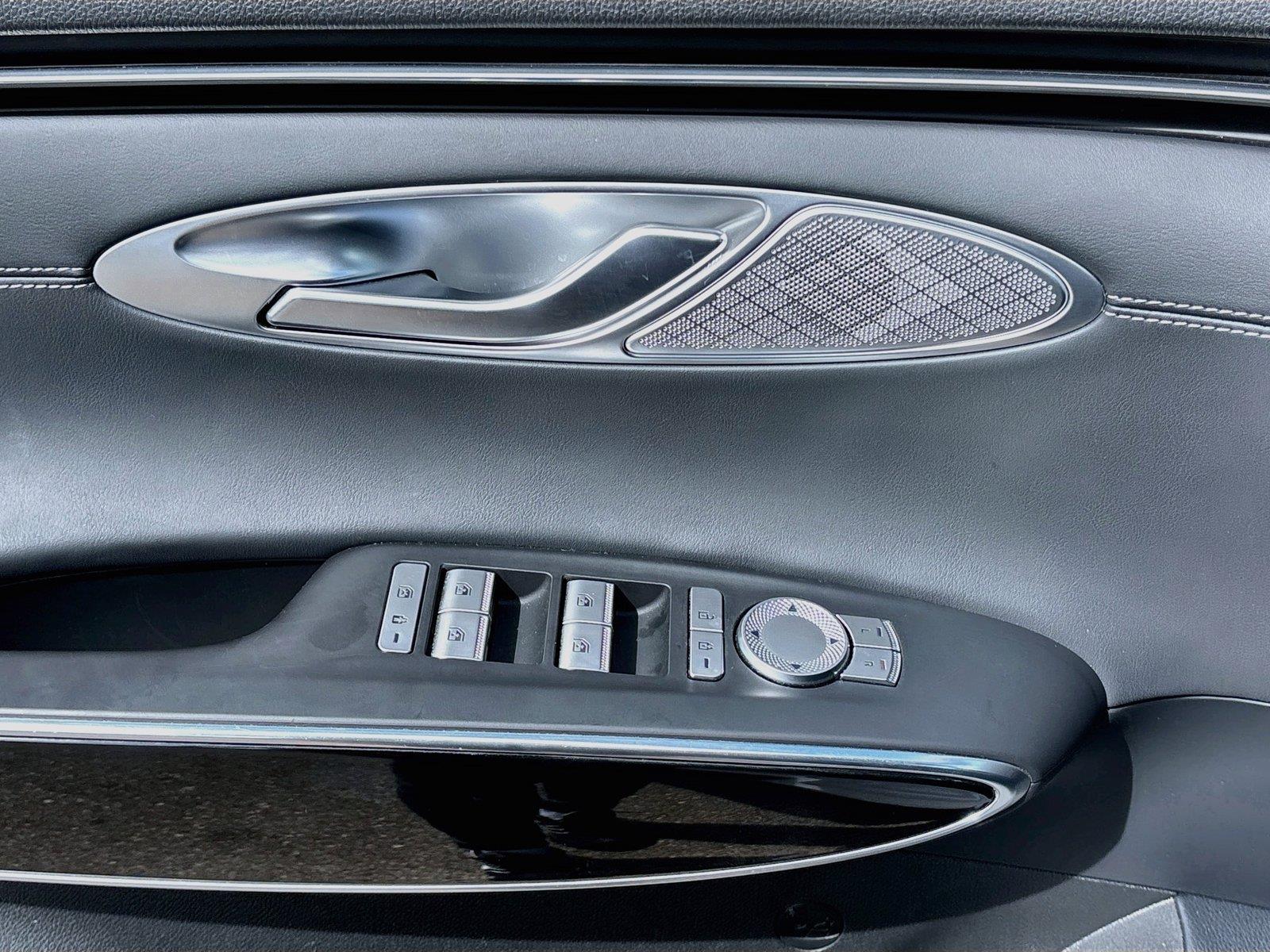 2025 Genesis GV70 2.5T