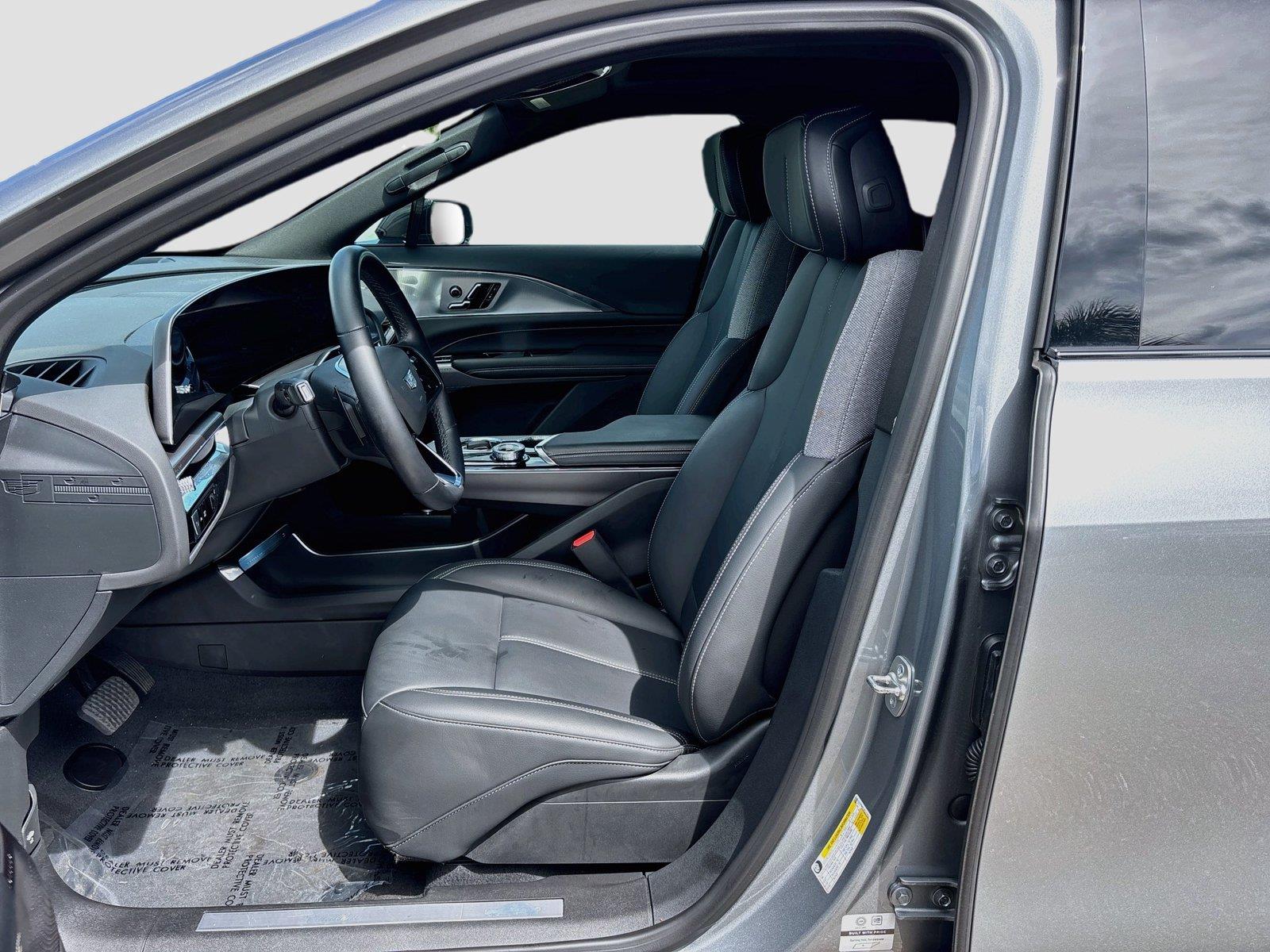 2024 Cadillac LYRIQ Tech