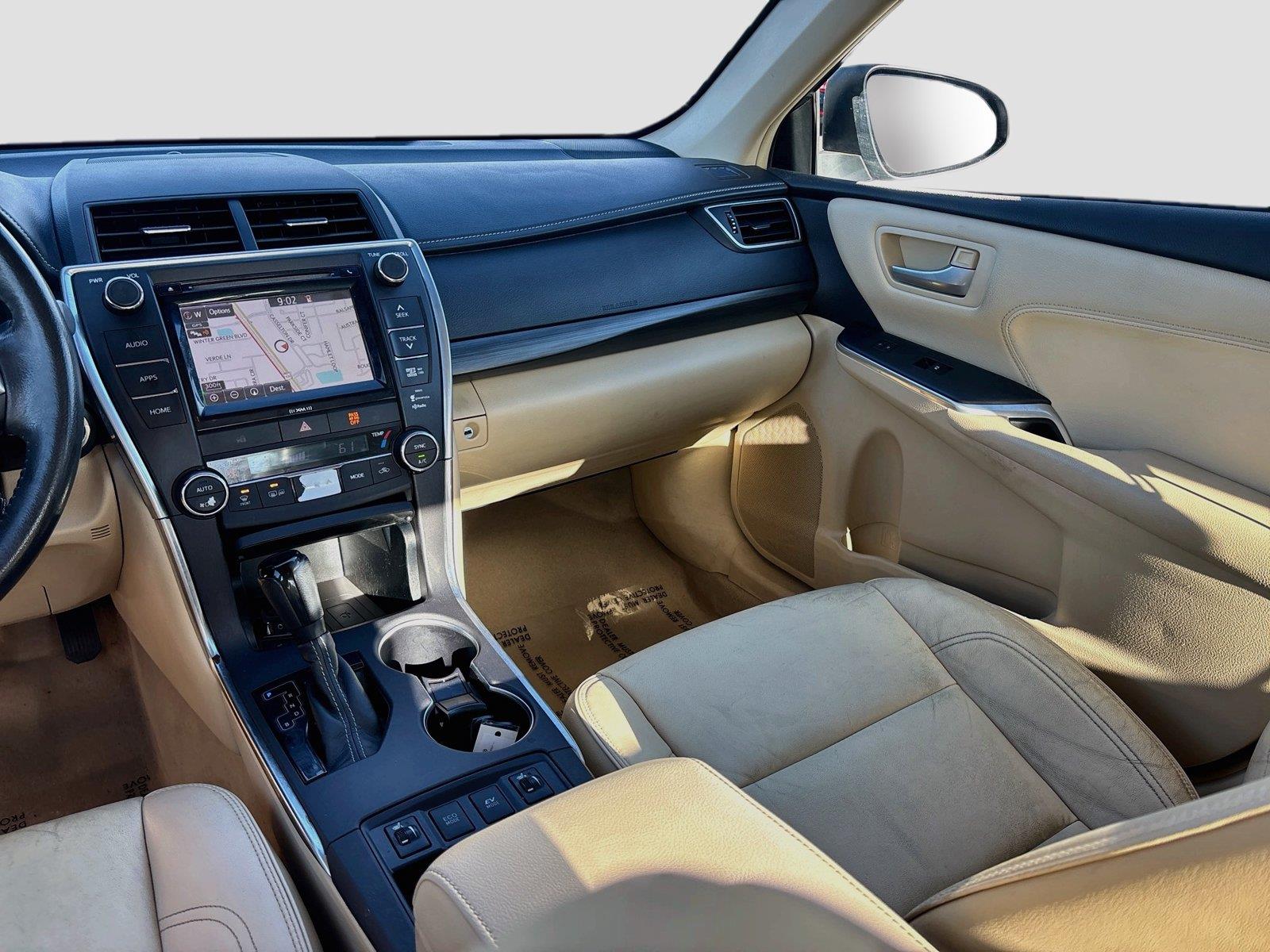 2016 Toyota Camry Hybrid XLE