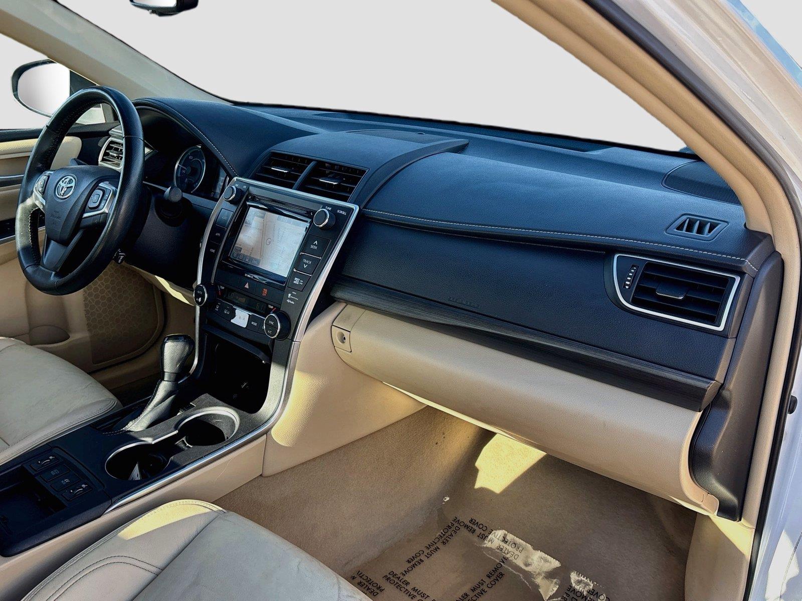 2016 Toyota Camry Hybrid XLE