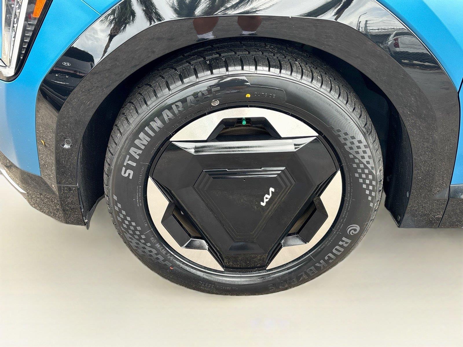 2024 Kia EV9 Land