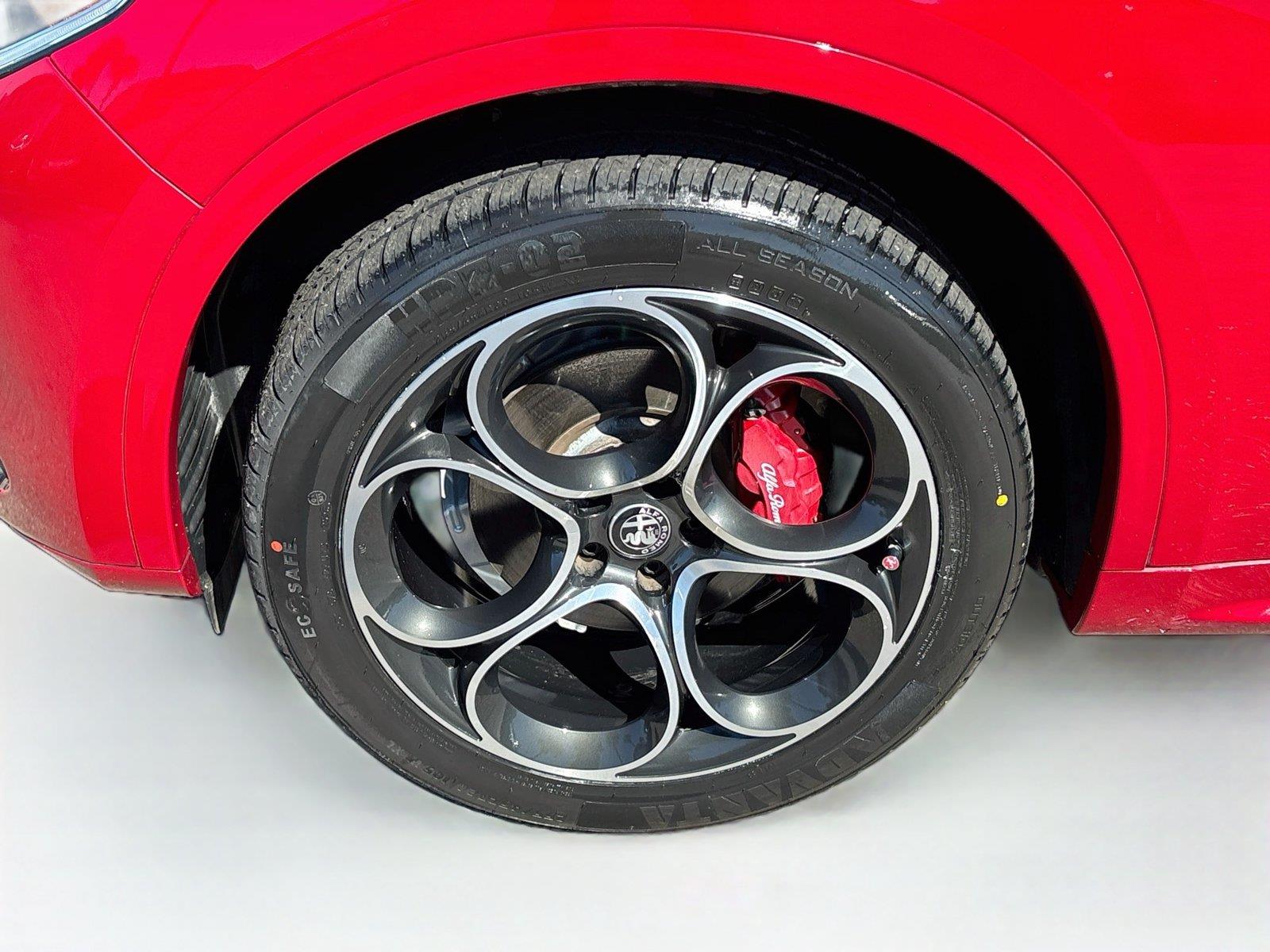2022 Alfa Romeo Stelvio Veloce