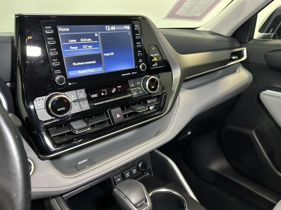 2021 Toyota Highlander XLE 28