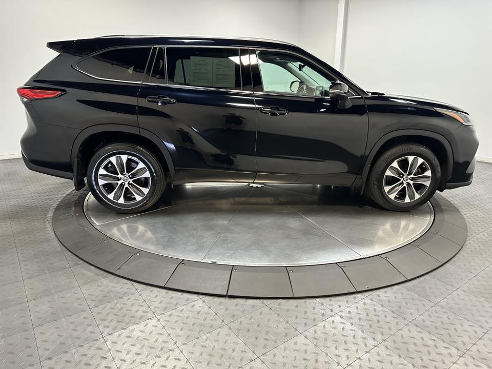 2021 Toyota Highlander XLE 15