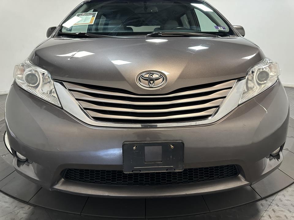 2017 Toyota Sienna XLE 5