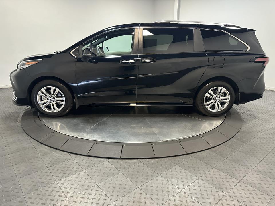 2023 Toyota Sienna Platinum 8