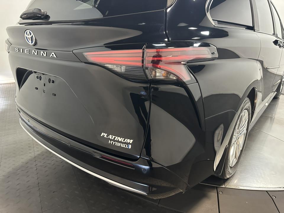 2023 Toyota Sienna Platinum 14