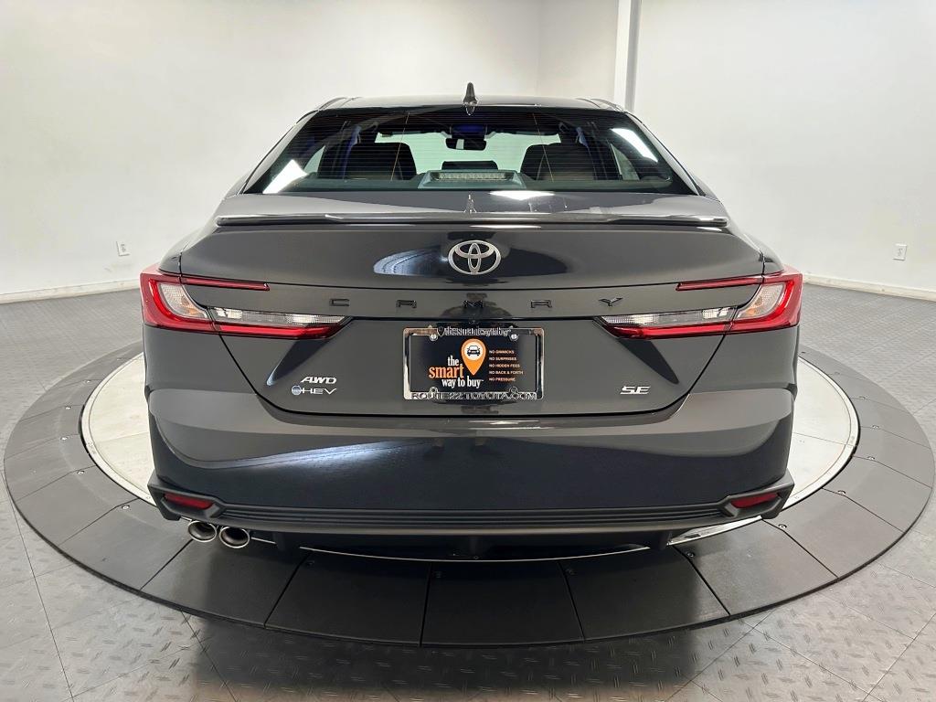 2025 Toyota Camry SE 7