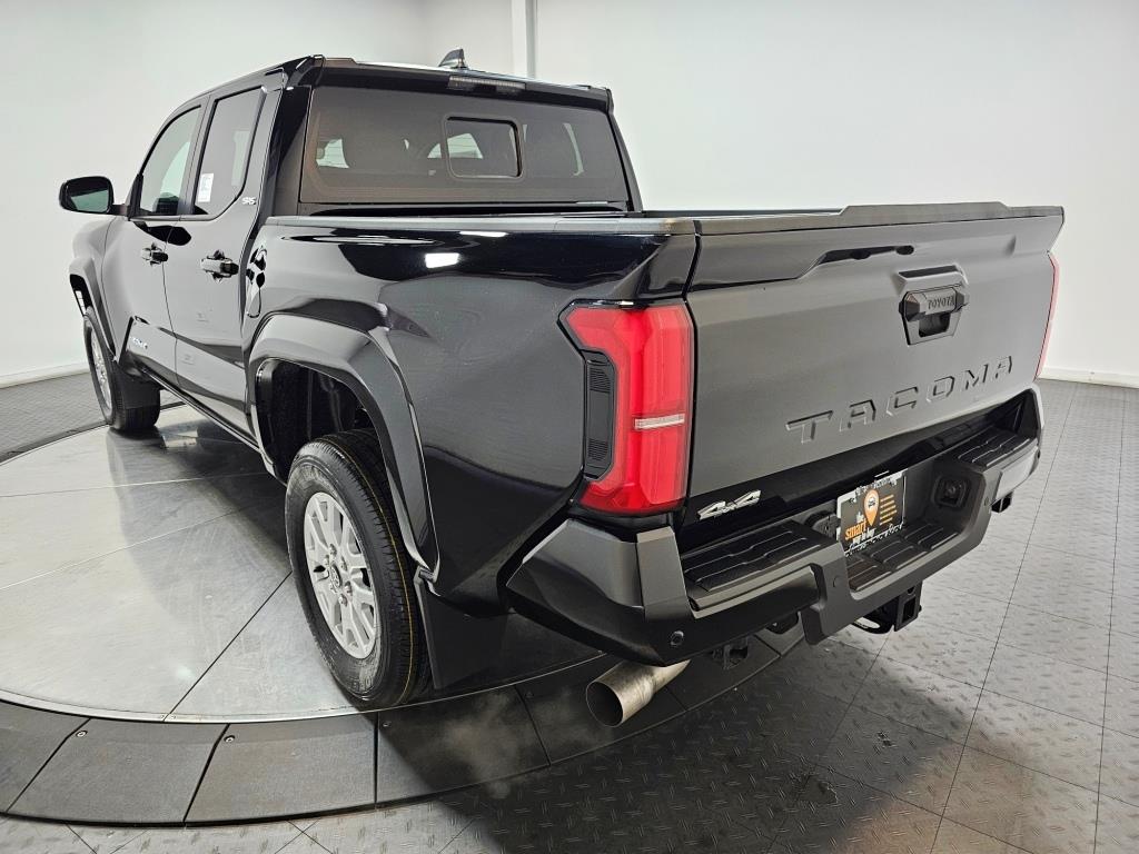 2024 Toyota Tacoma 4WD SR5 6