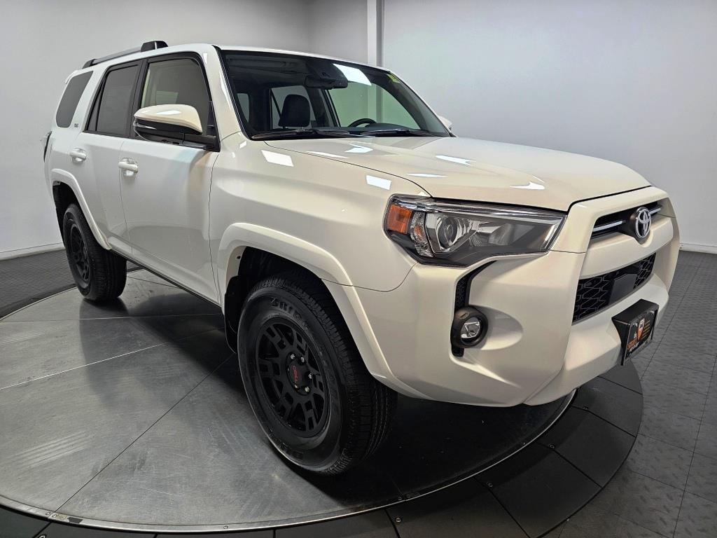 2024 Toyota 4Runner SR5 Premium 2