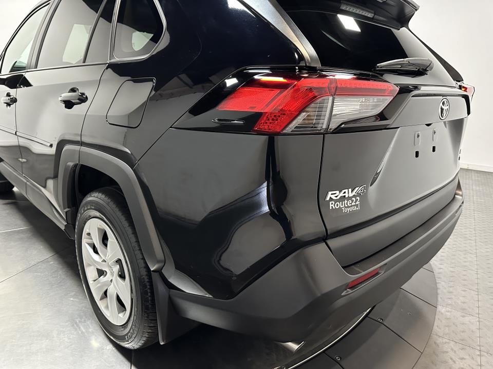 2021 Toyota RAV4 LE 10