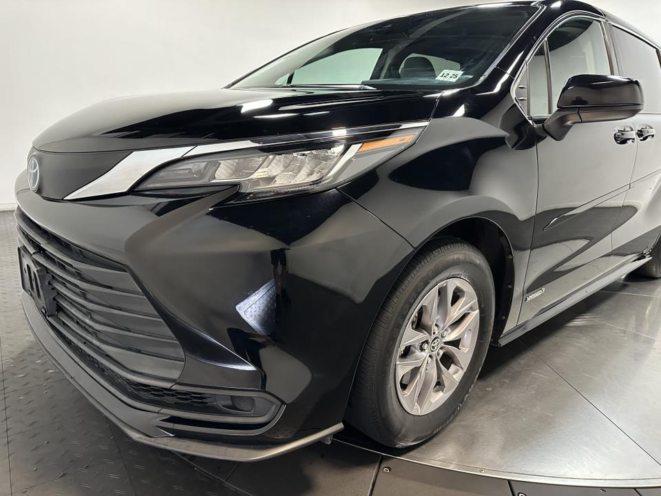 2021 Toyota Sienna LE 7