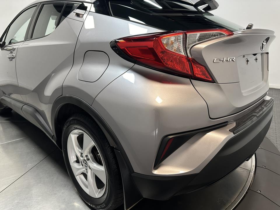 2018 Toyota C-HR XLE 10