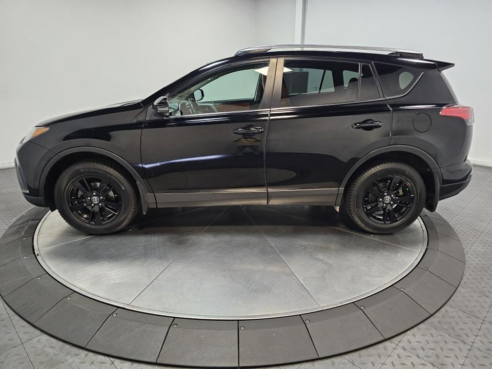 2018 Toyota RAV4 XLE 8