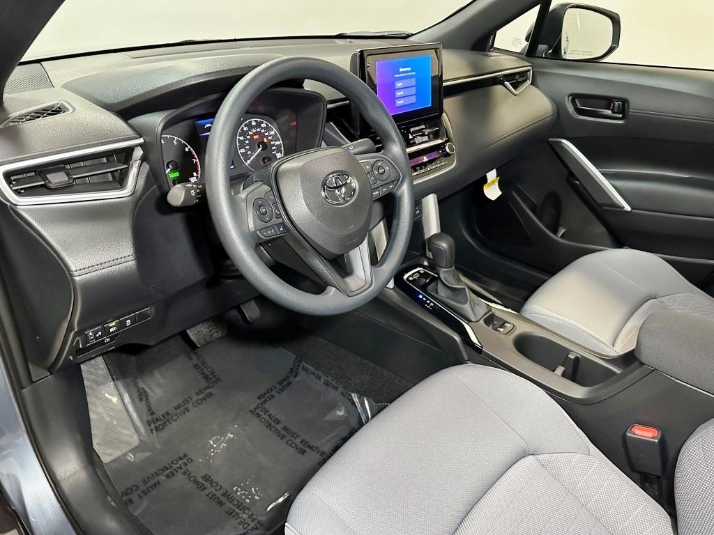 2024 Toyota Corolla Cross XLE 14