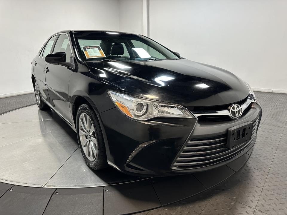 2017 Toyota Camry XLE 2