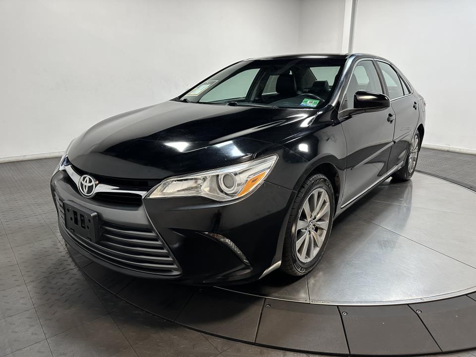 2017 Toyota Camry XLE 4