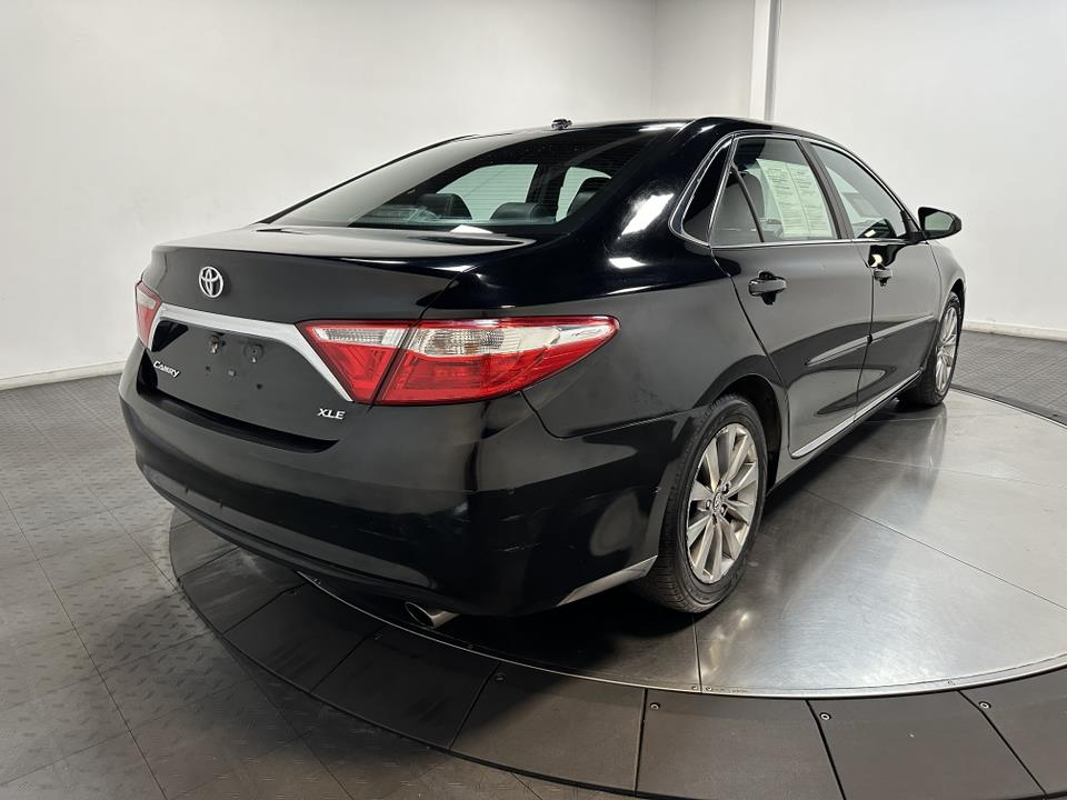 2017 Toyota Camry XLE 8